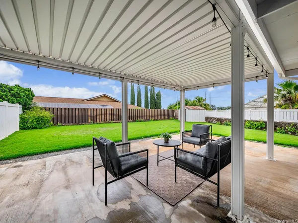 $1,400,000 | 94-337 Makapipipi Street, Mililani, HI 96789