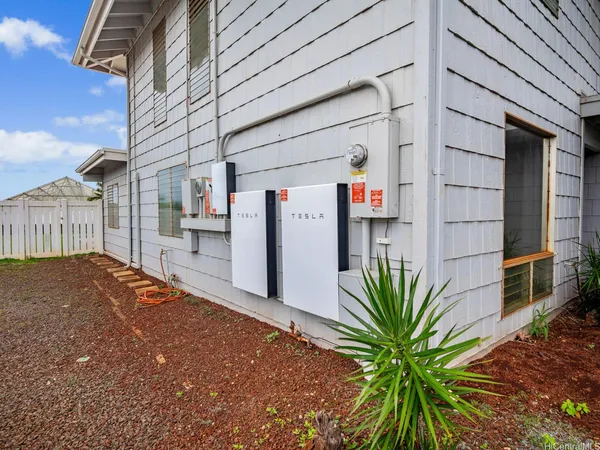 $1,400,000 | 94-337 Makapipipi Street, Mililani, HI 96789