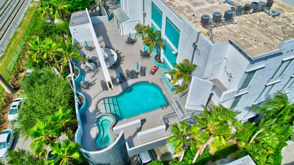 $5,800 | 185 Northeast 4th Avenue, Unit 301, Delray Beach, FL 33483