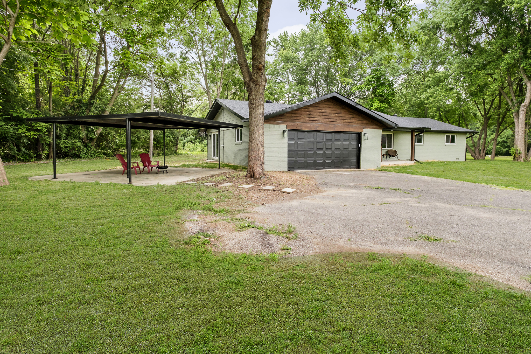 6220 Clydes Road Indianapolis, IN 46268 - Photo 2 of 15