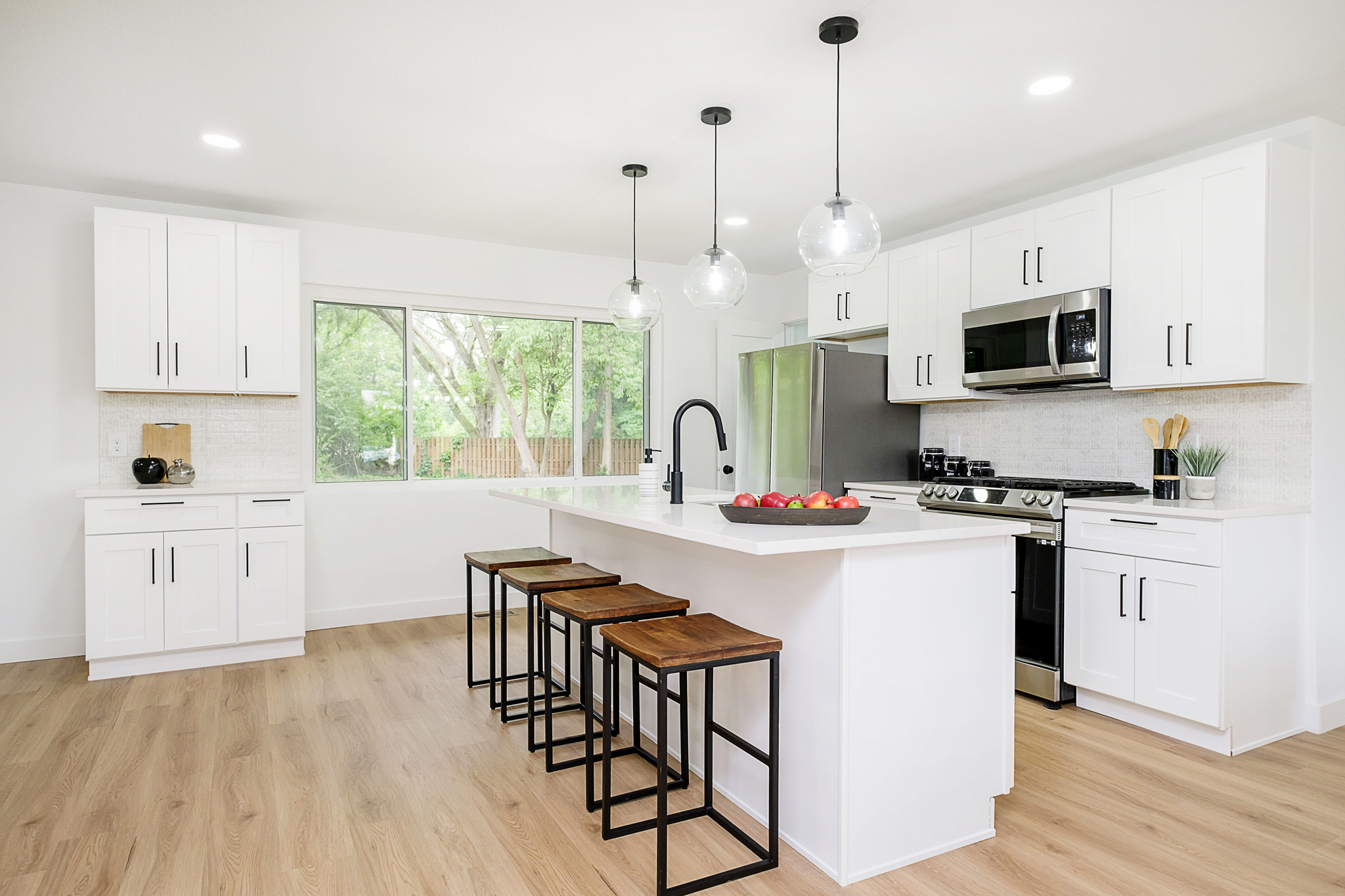 6220 Clydes Road Indianapolis, IN 46268 - Photo 3 of 15