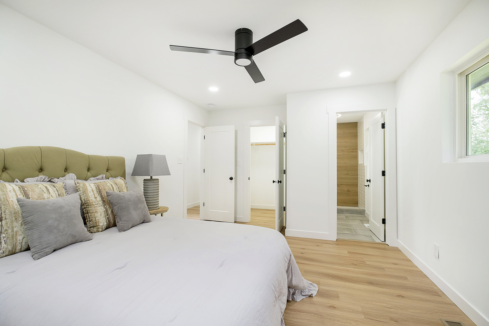 6220 Clydes Road Indianapolis, IN 46268 - Photo 8 of 15