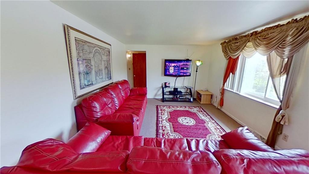 3725 Schuette Road Pittsburgh, PA 15227 - Photo 2 of 18 Gallery Image 2