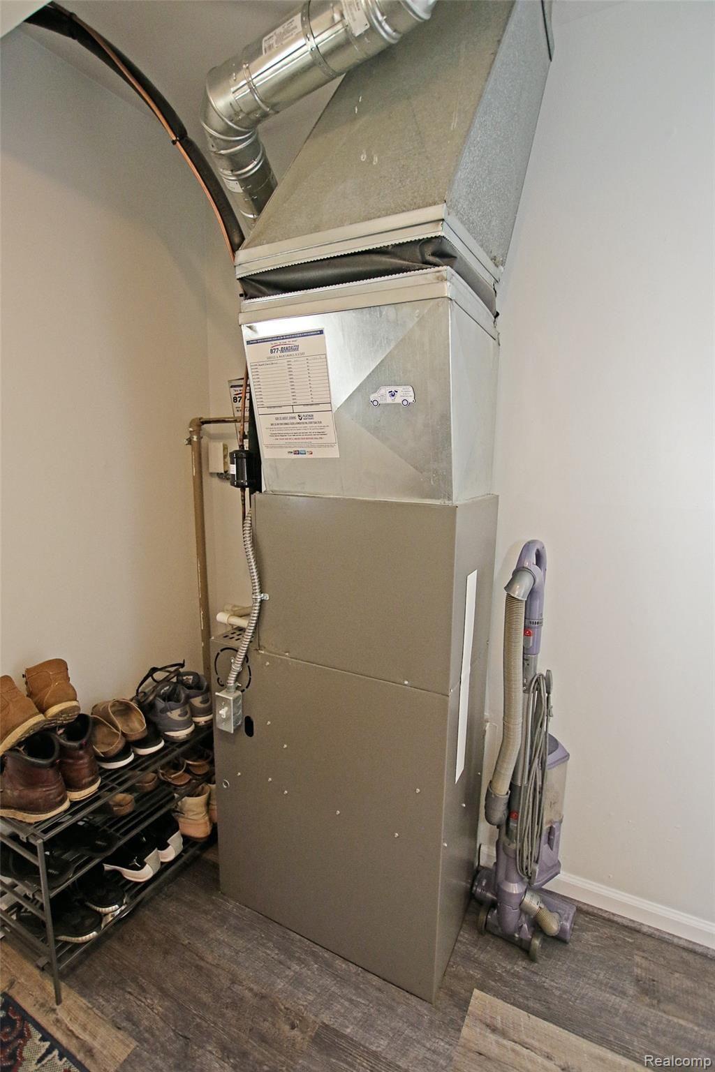 5248 Marconi Street Clarkston, MI 48348 - Photo 27 of 43 16) Furnace.jpg