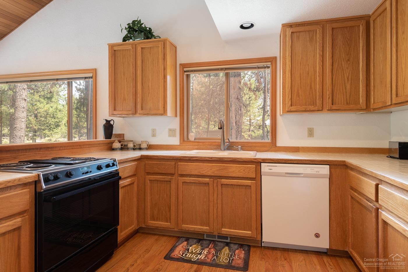 18106 Modoc Lane Sunriver, OR 97707 - Photo 10 of 25 Additional Photo