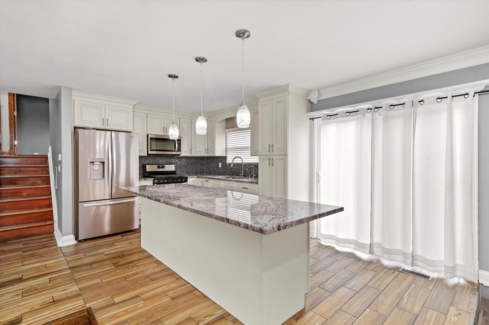 461 Rockhurst Road Bolingbrook, IL 60440 - Photo 3 of 33 Gallery Image 3