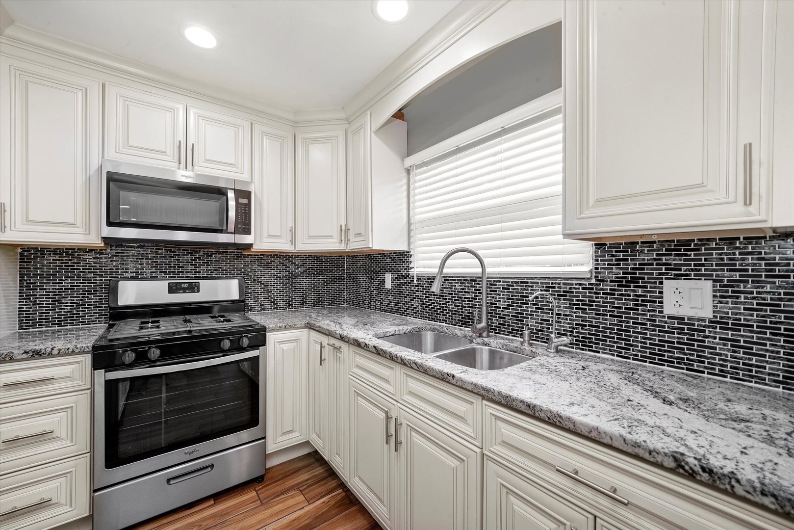 461 Rockhurst Road Bolingbrook, IL 60440 - Photo 4 of 33 Gallery Image 4