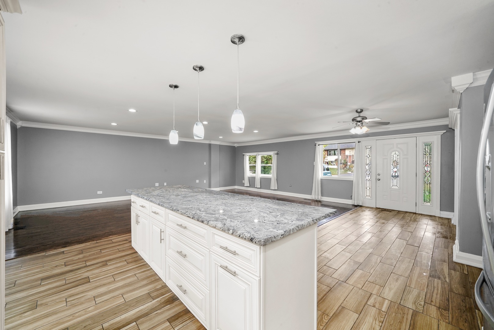 461 Rockhurst Road Bolingbrook, IL 60440 - Photo 5 of 33 Gallery Image 5