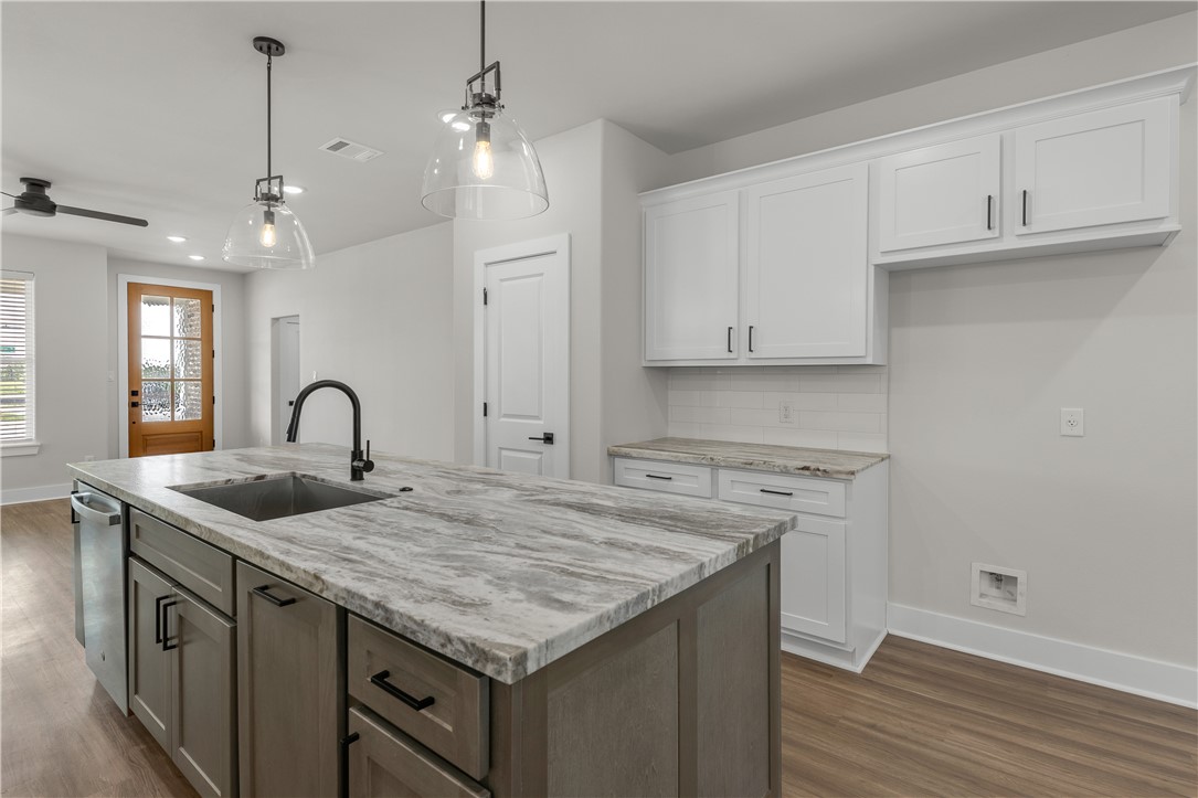 865 Double Mountain Road College Station, TX 77845 - Photo 8 of 19