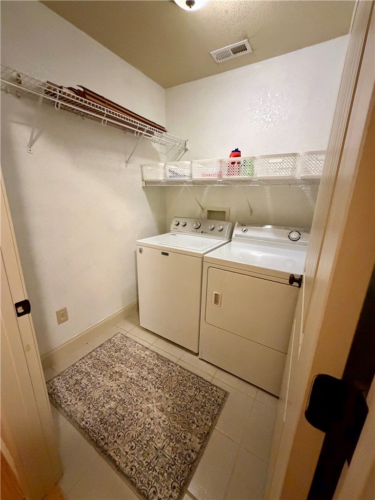 232 Hunters Trail Walhalla, SC 29691 - Photo 21 of 38 This convenient utility room offers practical living solutions.