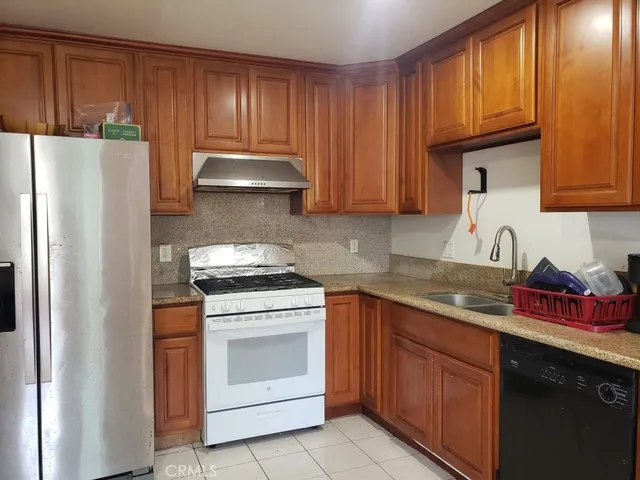 $1,160 | 17072 Berlin Lane, Huntington Beach, CA 92649