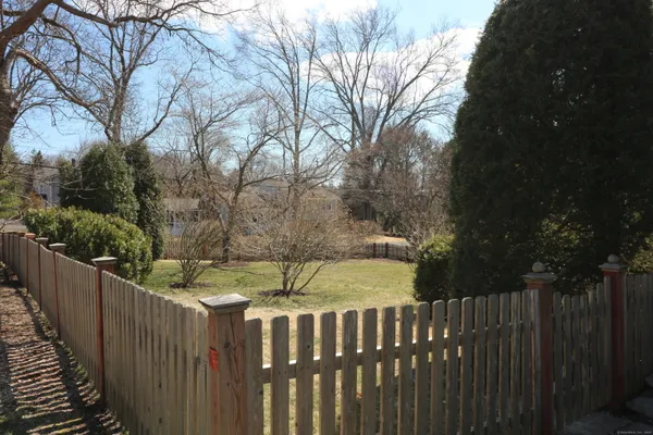 $3,000 | 2 Oak Street, Westport, CT 06880