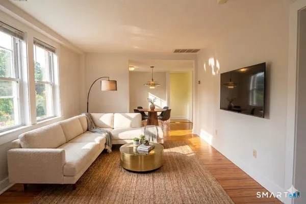 $3,000 | 2 Oak Street, Westport, CT 06880