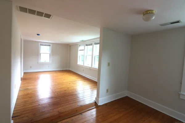 $3,000 | 2 Oak Street, Westport, CT 06880