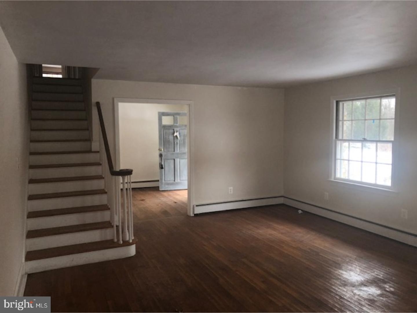 23 Elm Ridge Road Pennington, NJ 08534 - Photo 6 of 20 Living Room
