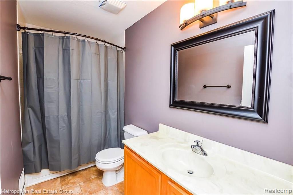 31623 Folsom Road Farmington Hills, MI 48336 - Photo 9 of 30