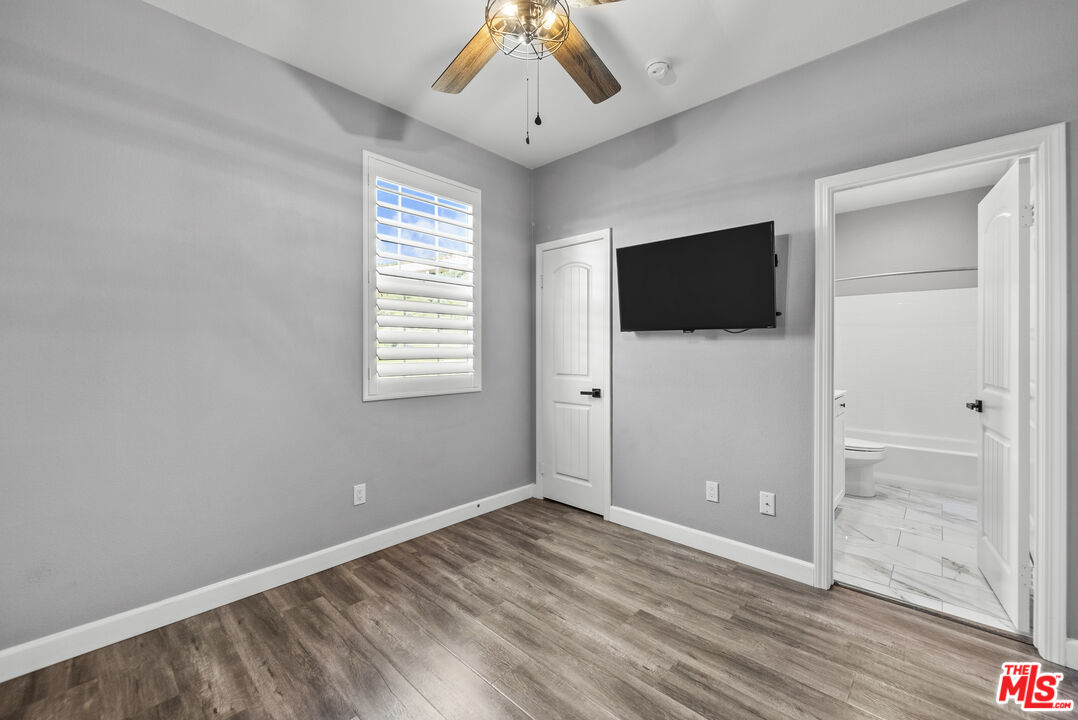 22157 Barrington Way Saugus, CA 91350 - Photo 30 of 48