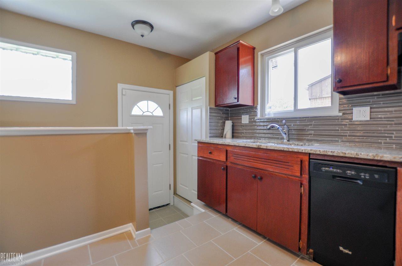 15249 Common Road Roseville, MI 48066 - Photo 8 of 12 Gallery Image 8