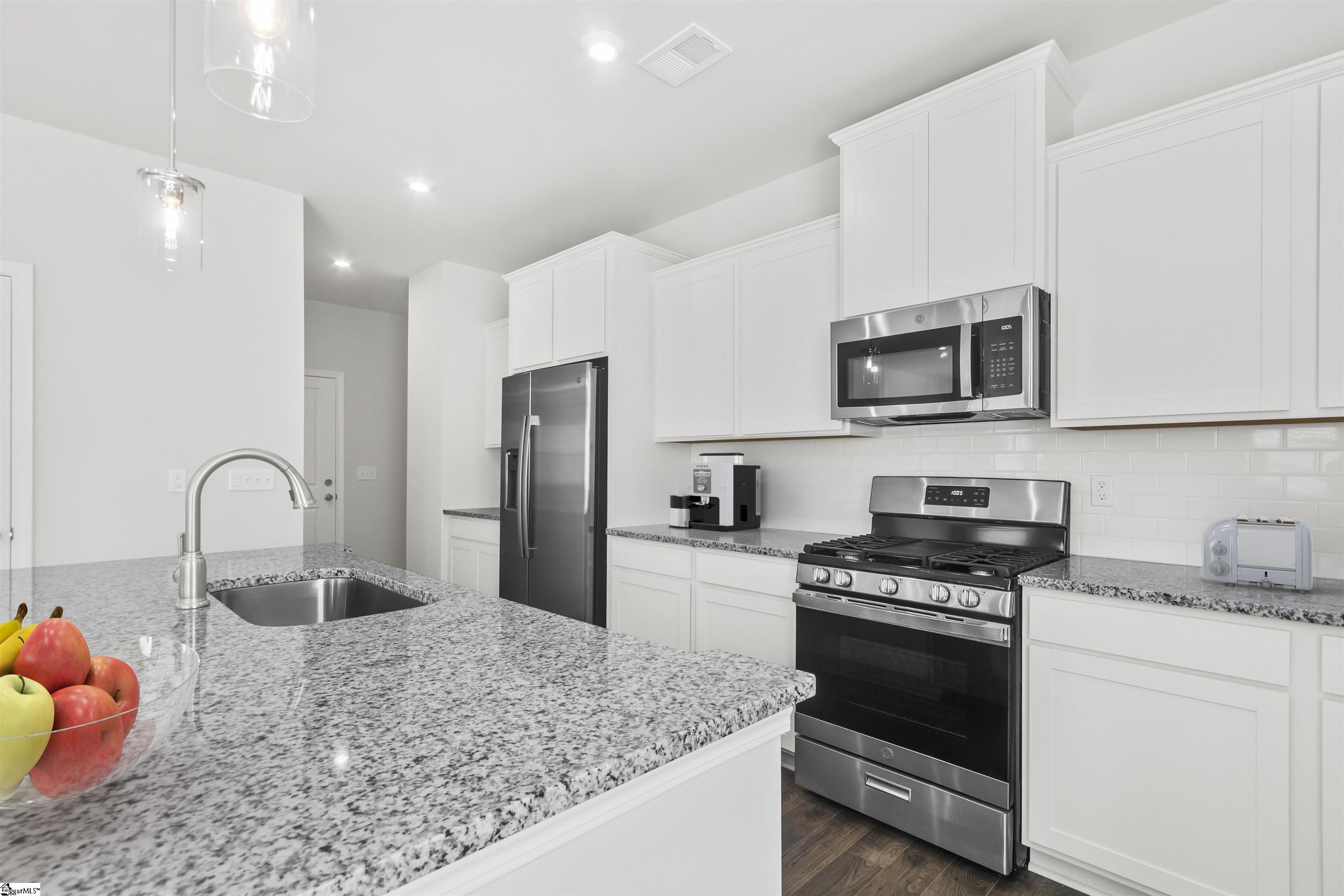 807 Maridian Street Greenville, SC 29607 - Photo 3 of 19