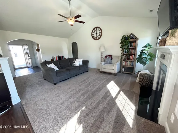 $1,800 | 294 Wood House Drive, Jacksonville, NC 28546