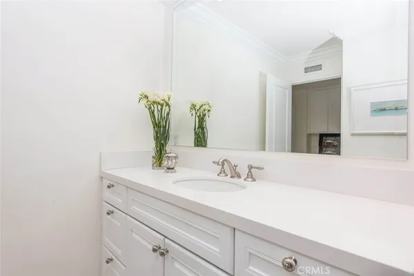 $6,200 | 11 Wickland, Irvine, CA 92620