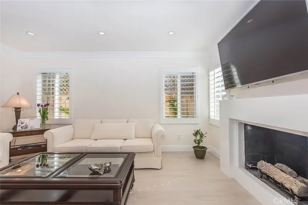 $6,200 | 11 Wickland, Irvine, CA 92620