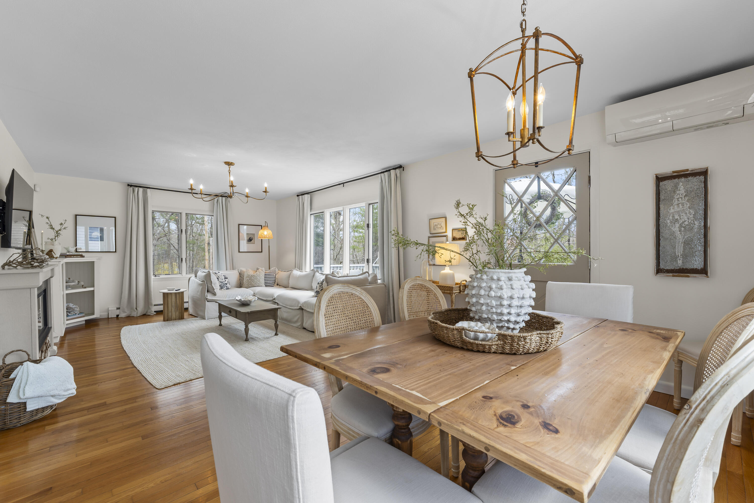 176 Shore Road York, ME 03902 - Photo 14 of 55 Dining