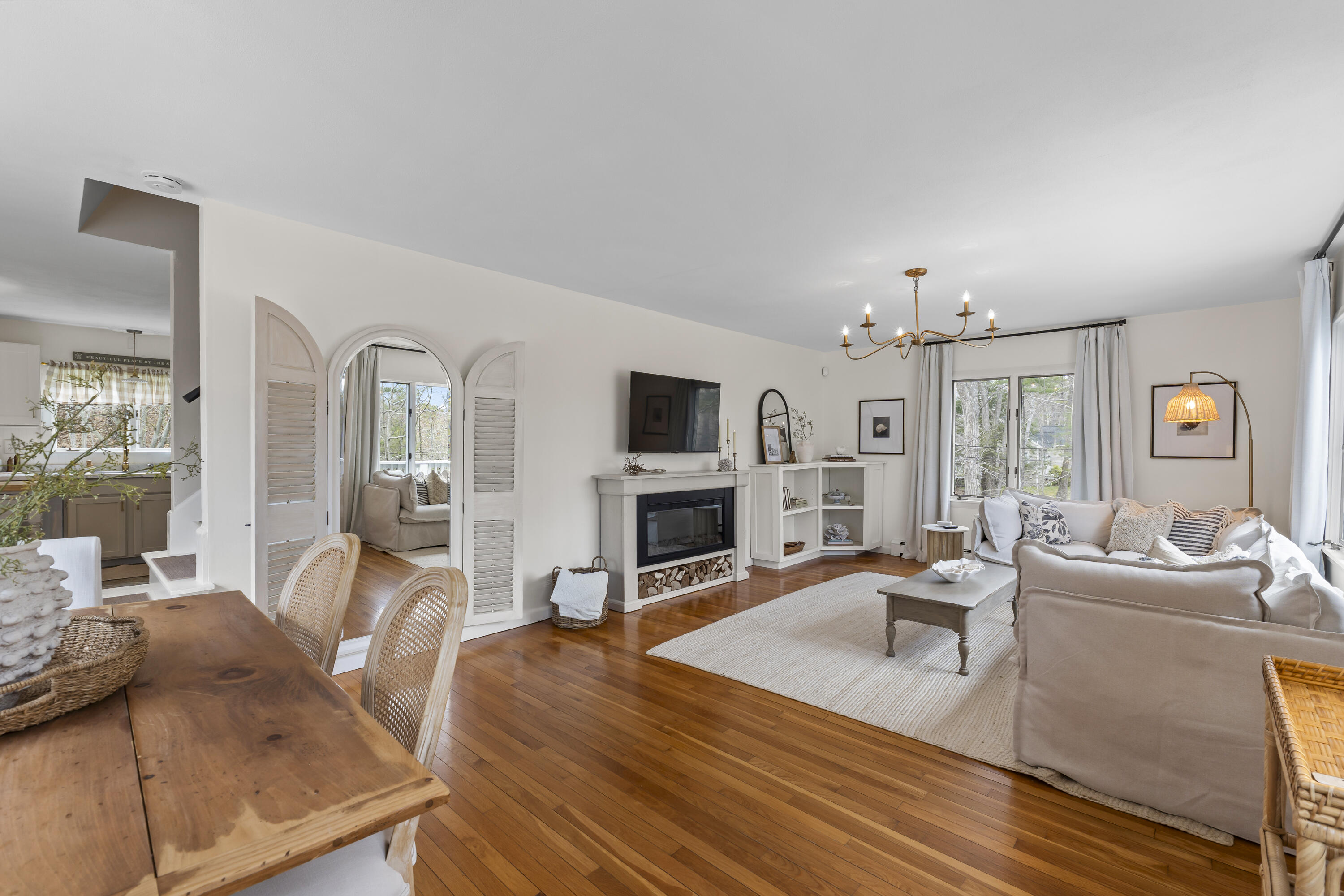 176 Shore Road York, ME 03902 - Photo 16 of 55 Dining/Living