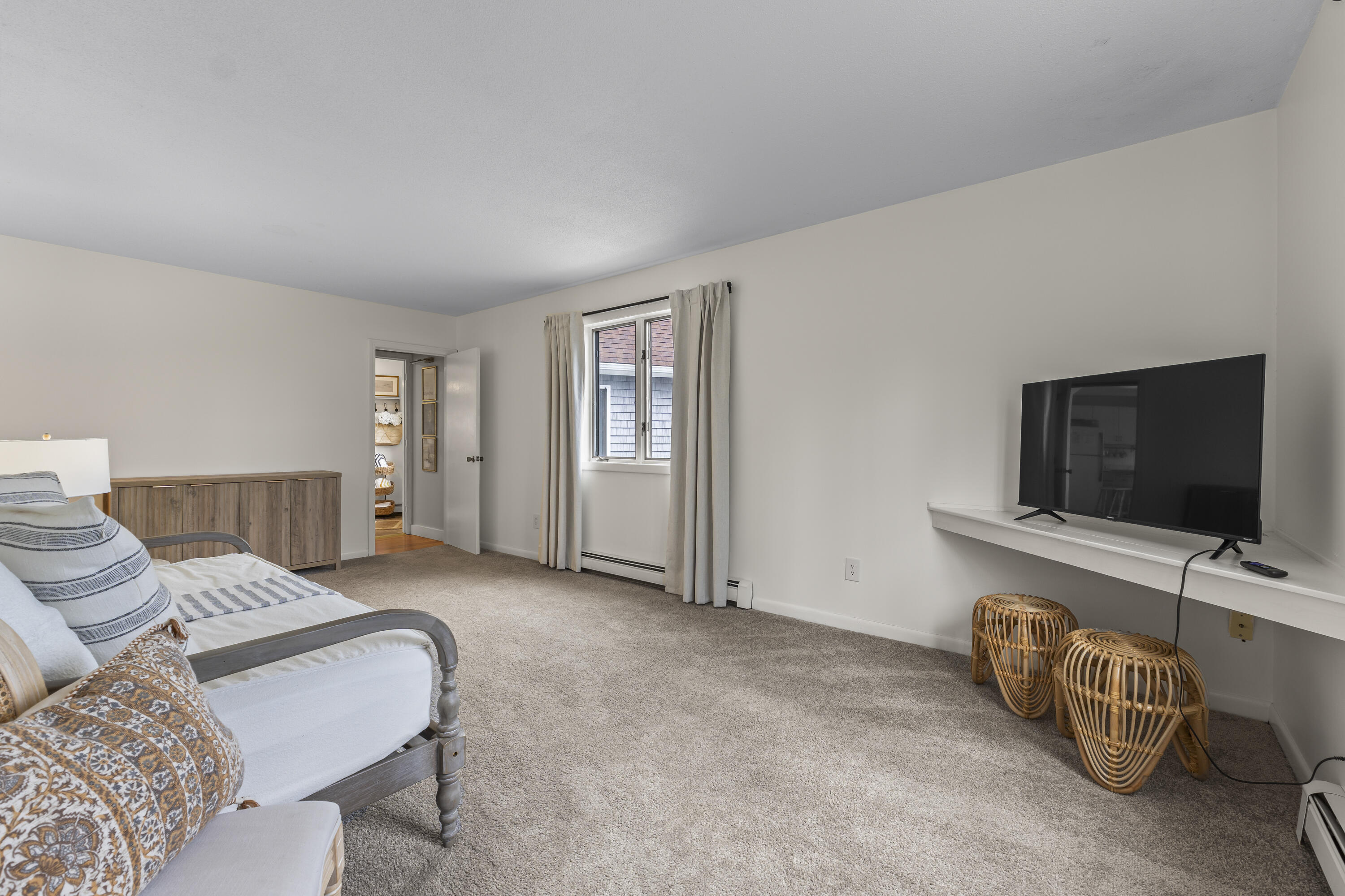 176 Shore Road York, ME 03902 - Photo 28 of 55 Family Room