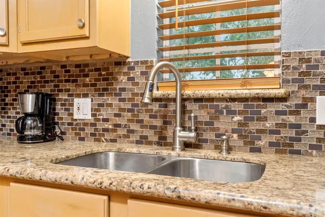 $1,550 | 114 Grand Avenue, Bacliff, TX 77518