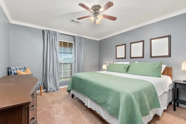 $1,550 | 114 Grand Avenue, Bacliff, TX 77518