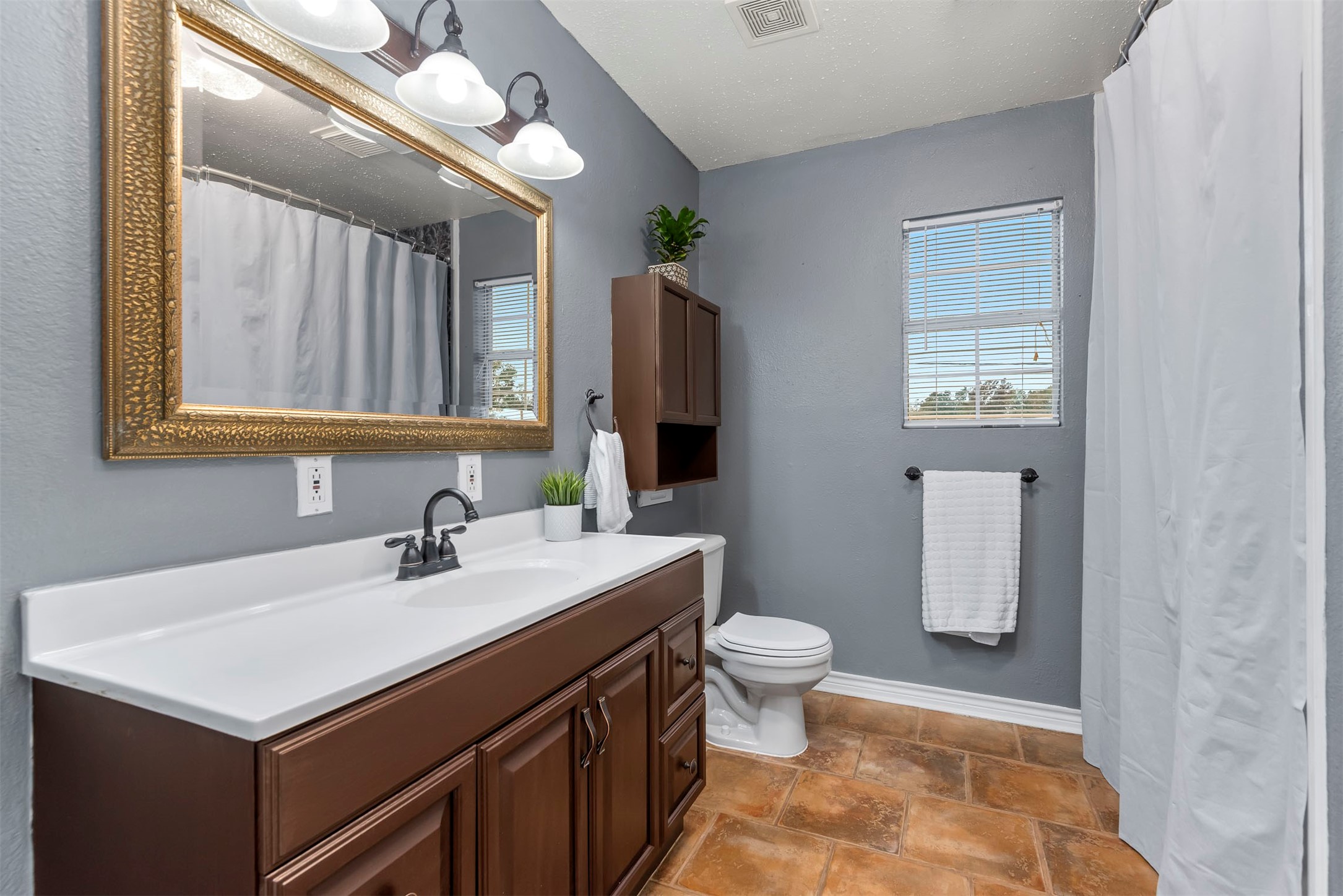 114 Grand Avenue Bacliff, TX 77518 - Photo 23 of 25