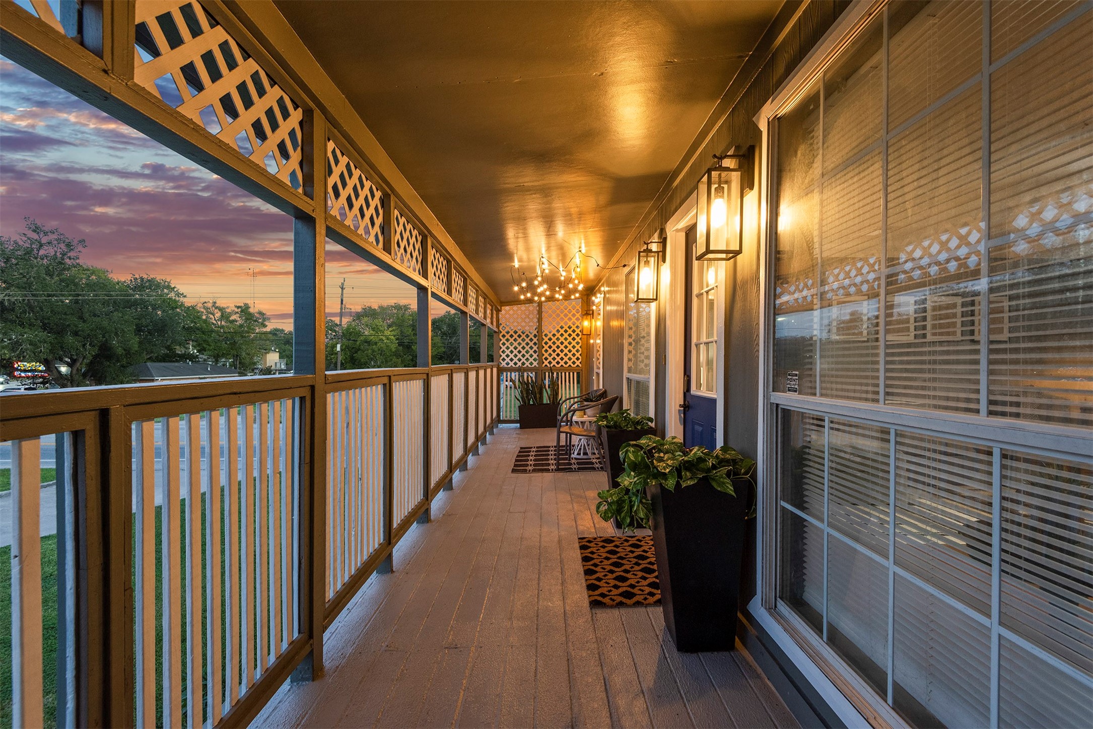 114 Grand Avenue Bacliff, TX 77518 - Photo 3 of 25