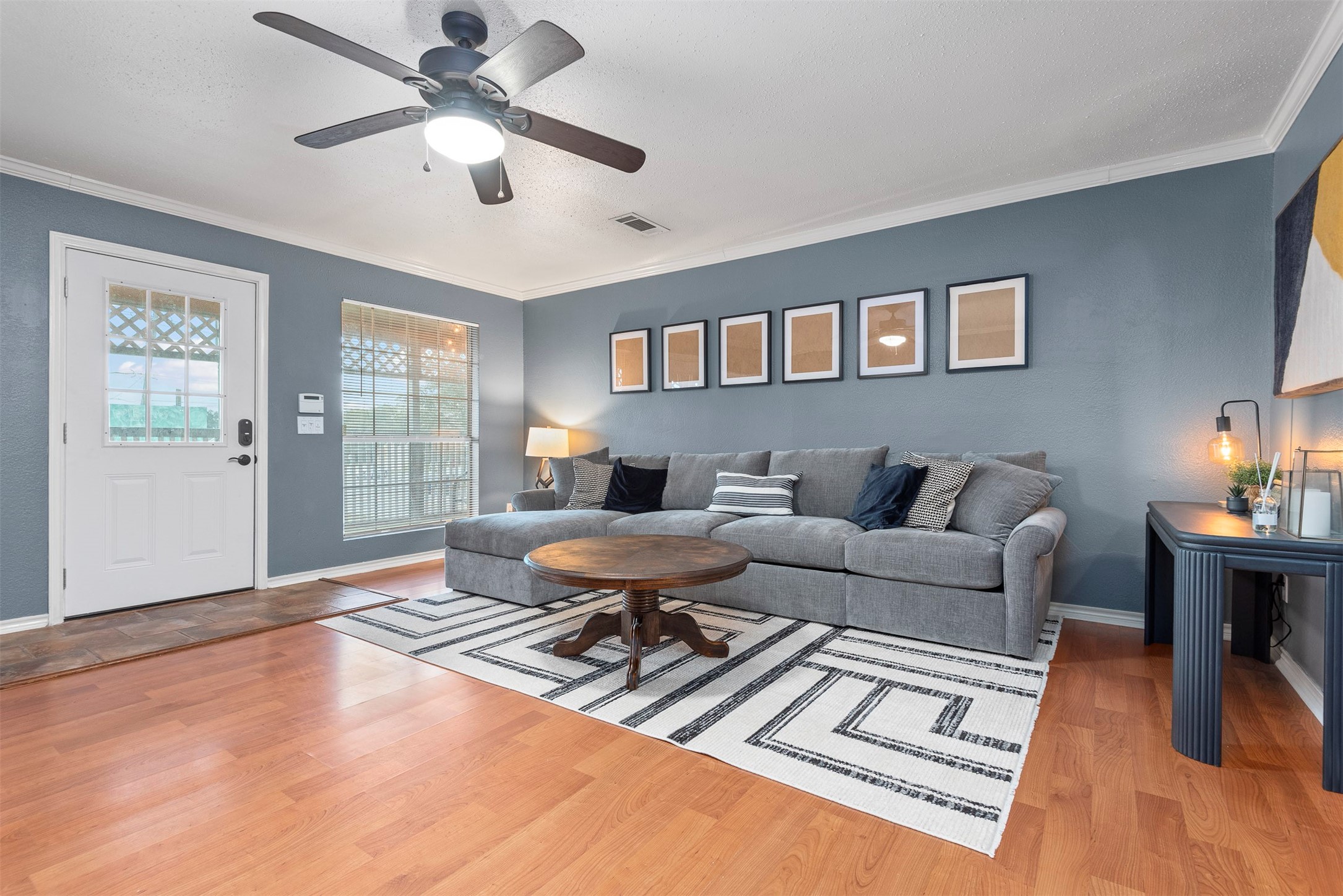 114 Grand Avenue Bacliff, TX 77518 - Photo 5 of 25