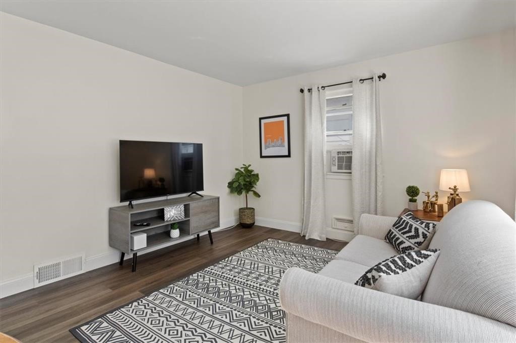 130 Raleigh Street, Unit 1 Rochester, NY 14620 - Photo 4 of 14