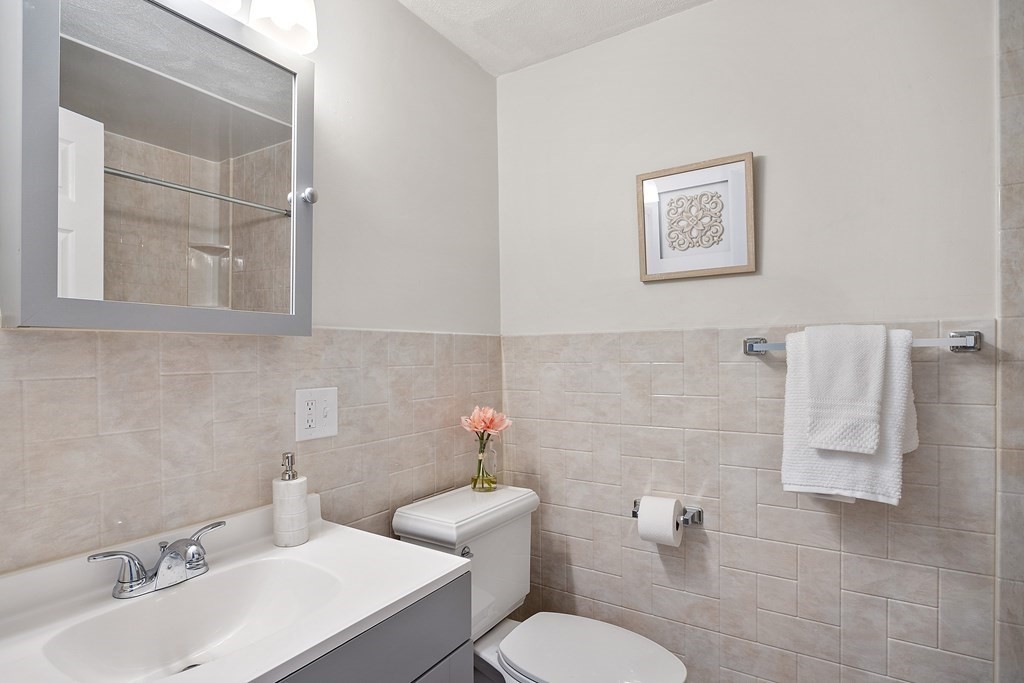 7 Robinwood Road Acton, MA 01720 - Photo 24 of 39 Gallery Image 24