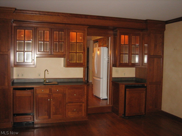 2323 Lancaster Road Akron, OH 44313 - Photo 9 of 24 The other side of the familyrm. The kitchen is right in the next room great for entertaining.
