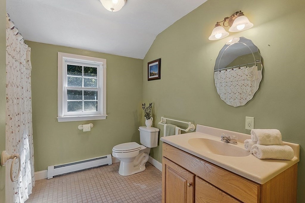 150 Chocolog Road Uxbridge, MA 01569 - Photo 15 of 29 Gallery Image 15
