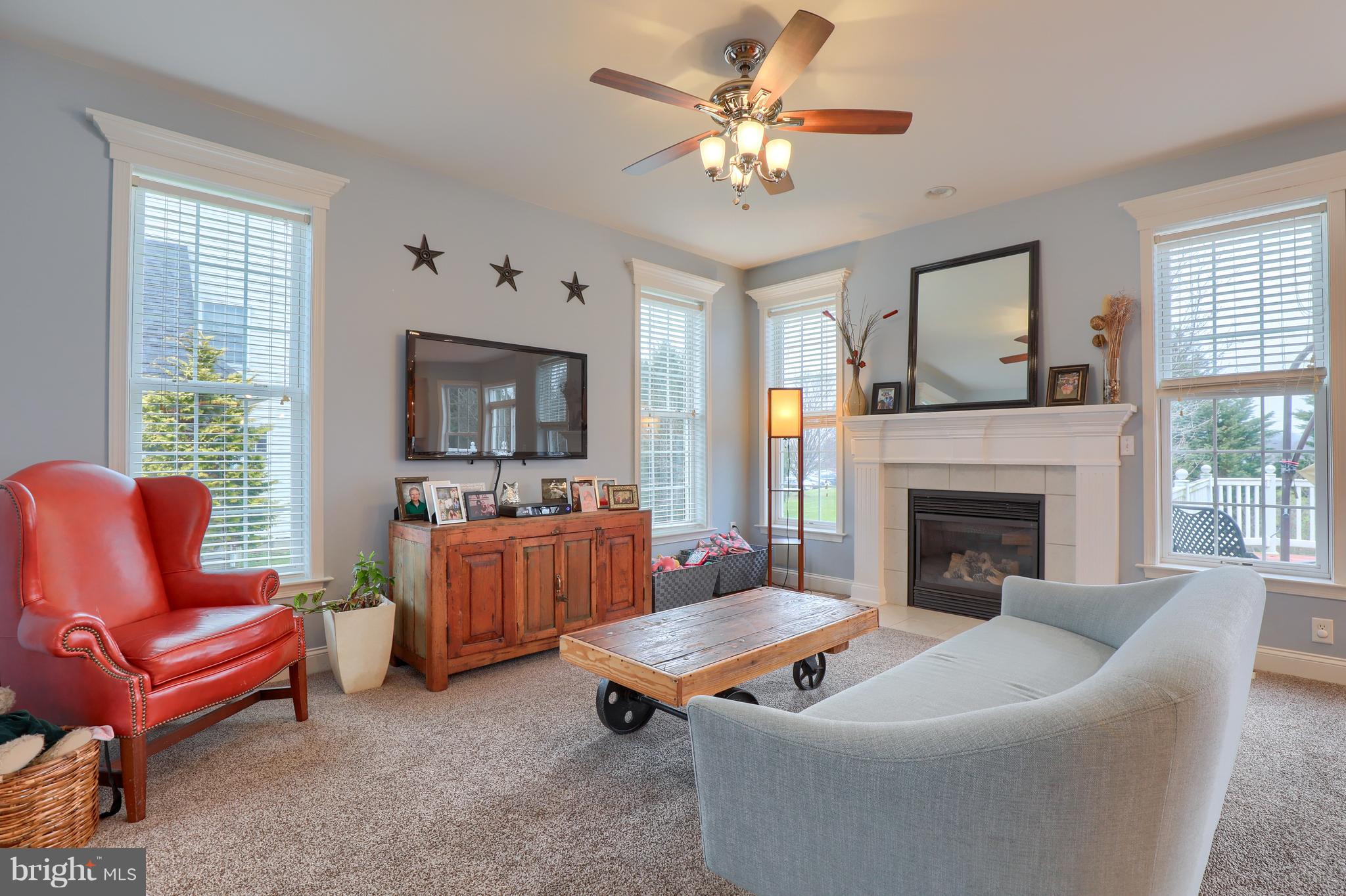 323 Squire Lane Lititz, PA 17543 - Photo 3 of 25 Gallery Image 3