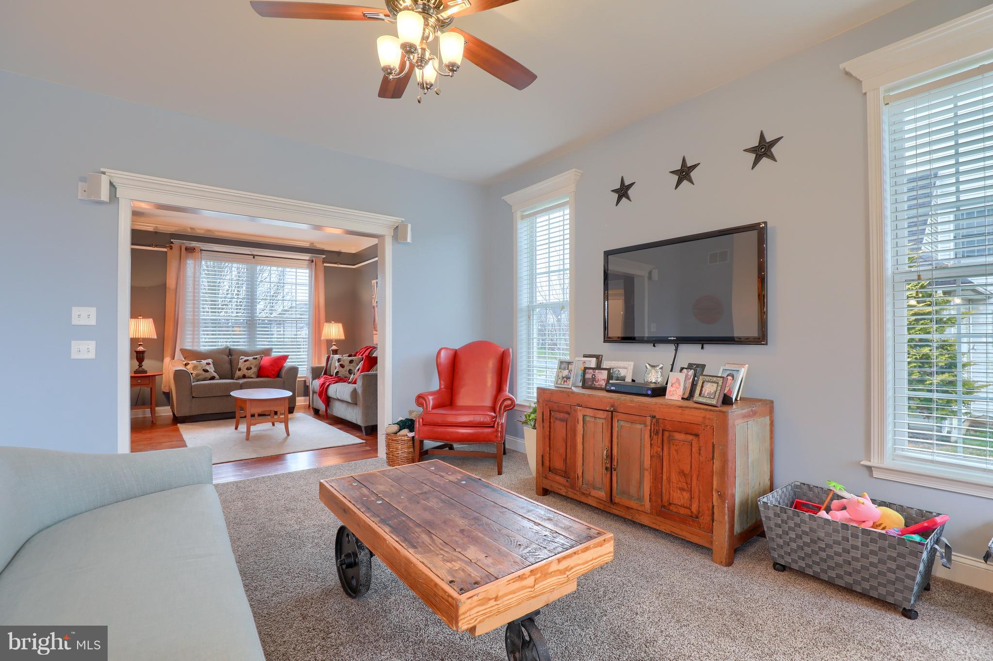323 Squire Lane Lititz, PA 17543 - Photo 4 of 25 Gallery Image 4