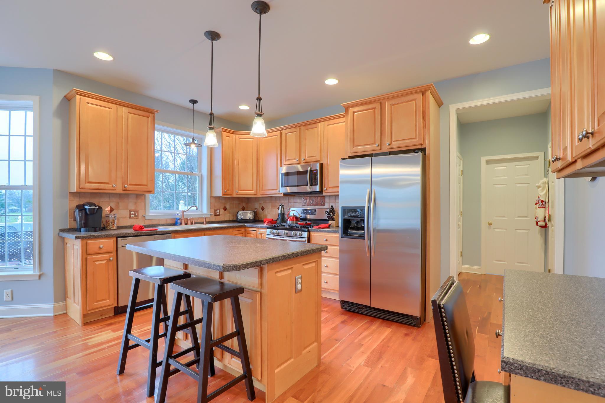 323 Squire Lane Lititz, PA 17543 - Photo 6 of 25 Gallery Image 6