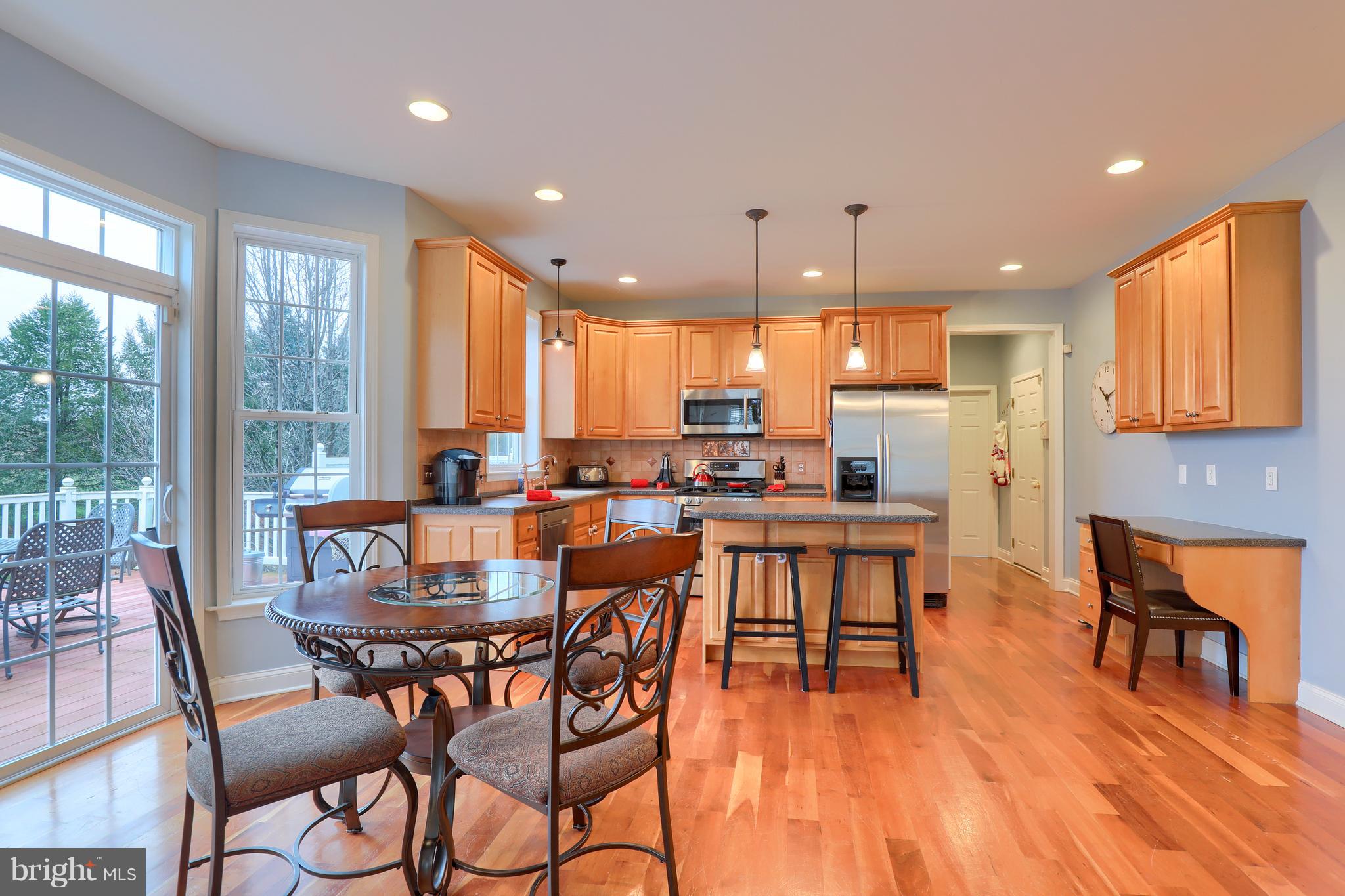 323 Squire Lane Lititz, PA 17543 - Photo 9 of 25 Gallery Image 9