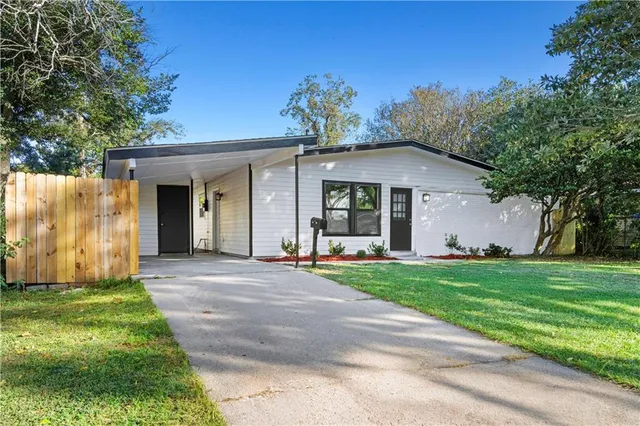 $2,000 | 517 Fairlawn Drive, Terrytown, LA 70056