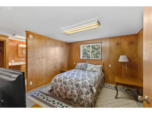 $575,000 | 711 Ave H, Powers, OR 97466