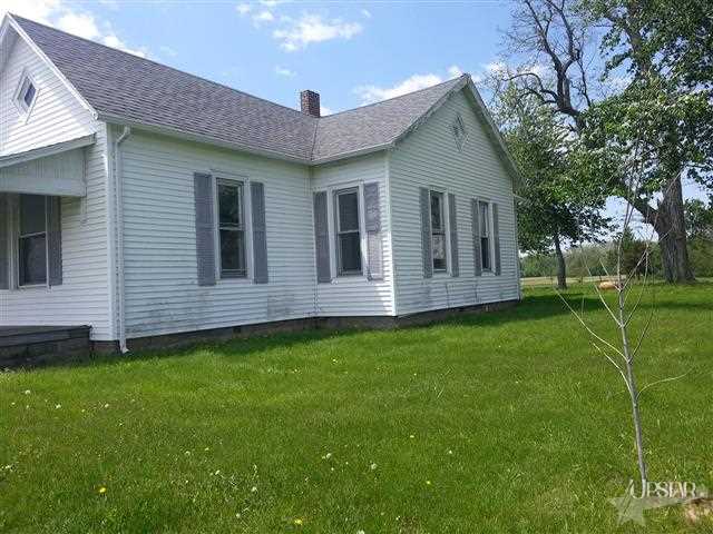 1390 South Warren Road Huntington, IN 46750 - Photo 2 of 18 Gallery Image 2