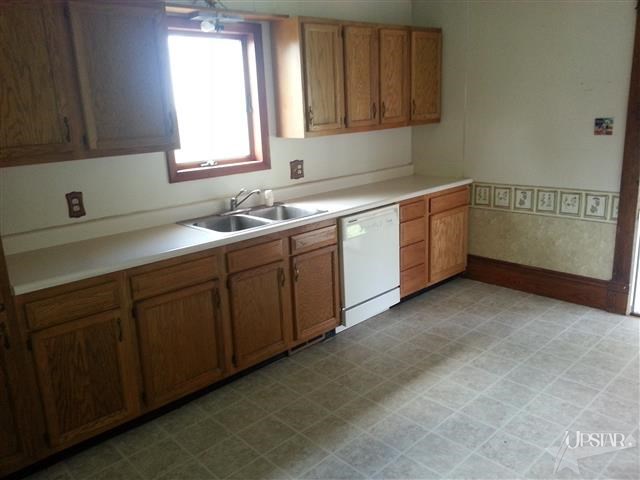 1390 South Warren Road Huntington, IN 46750 - Photo 16 of 18 Gallery Image 16