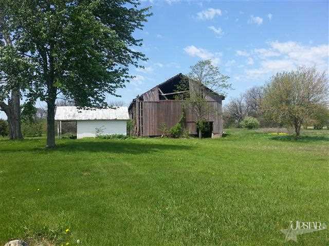 1390 South Warren Road Huntington, IN 46750 - Photo 3 of 18 Gallery Image 3