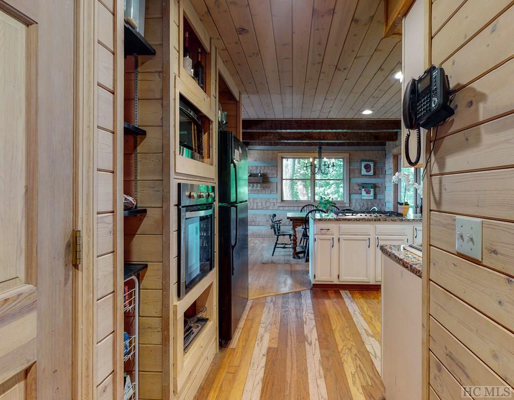 280 Harbison Orchard Road Highlands, NC 28741 - Photo 10 of 48 Gallery Image 10