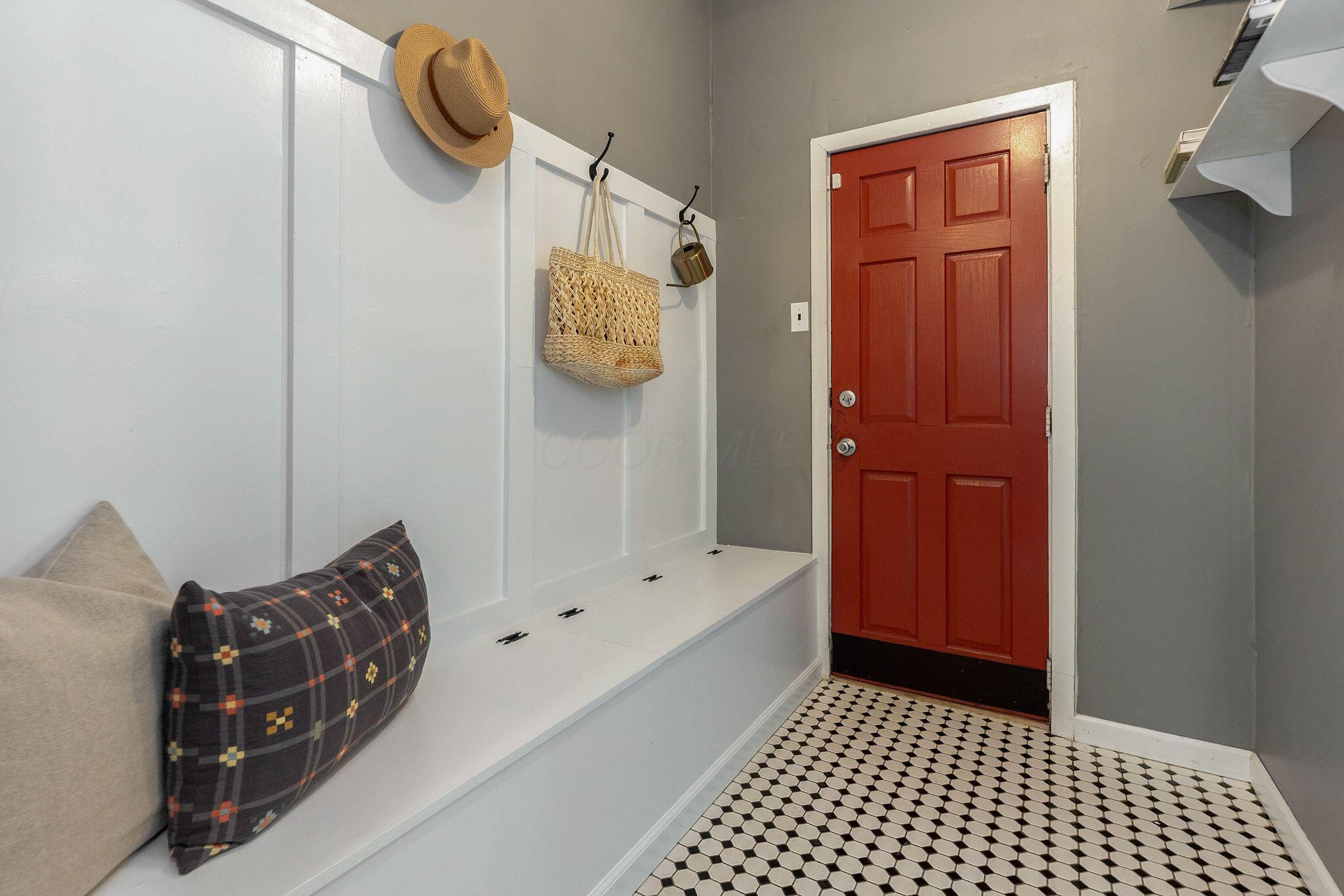 25 East Tulane Road Columbus, OH 43202 - Photo 24 of 48 Mudroom from patio