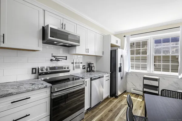 $3,250 | 3 Pearl Street, Unit A, Groton, CT 06355